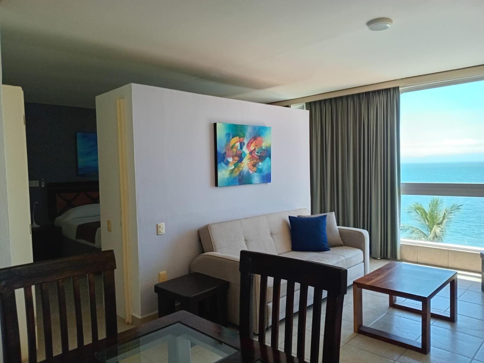 Banderas Suites Бусериас Экстерьер фото
