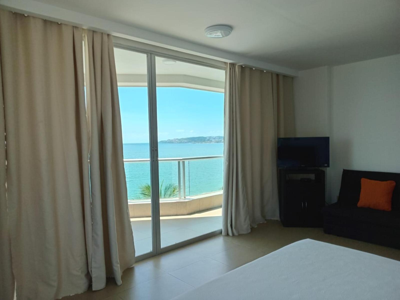 Banderas Suites Бусериас Экстерьер фото